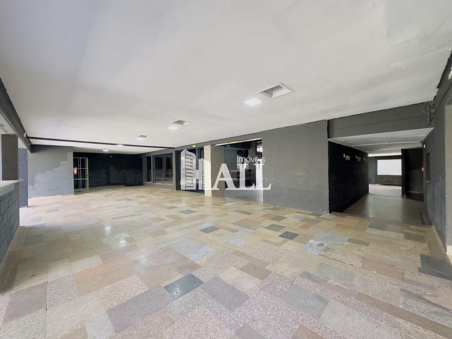 Conjunto Comercial-Sala à venda com 2 quartos, 855m² - Foto 1