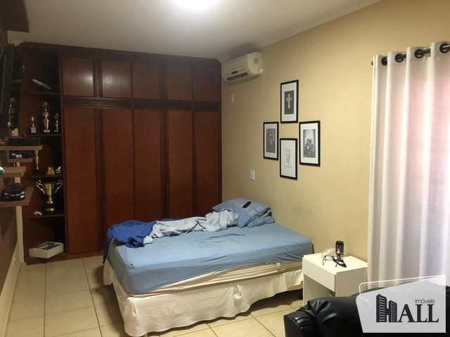 Casa à venda com 3 quartos, 300m² - Foto 13