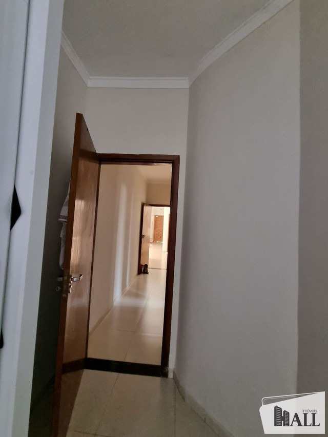 Casa à venda com 3 quartos, 250m² - Foto 3