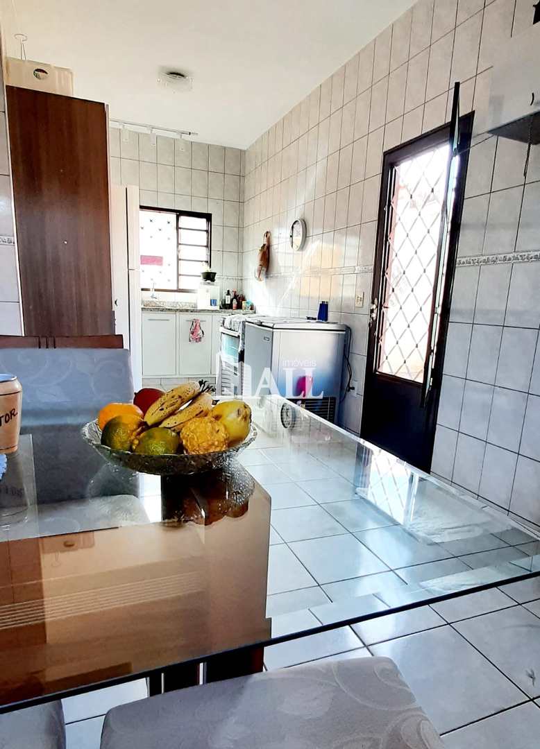 Casa à venda com 3 quartos, 170m² - Foto 3