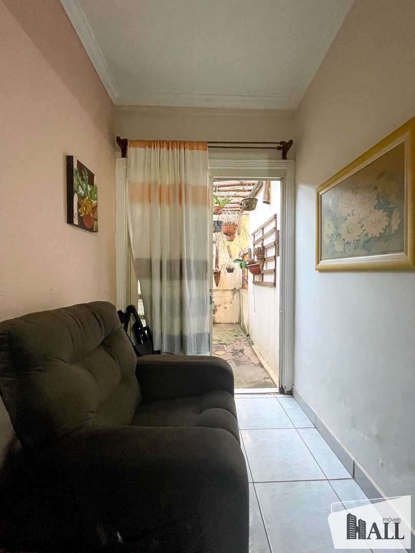 Casa à venda com 3 quartos, 180m² - Foto 4