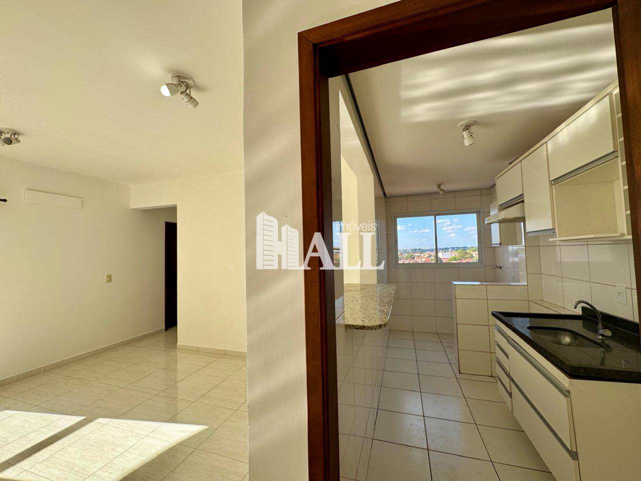 Apartamento à venda com 2 quartos, 62m² - Foto 3