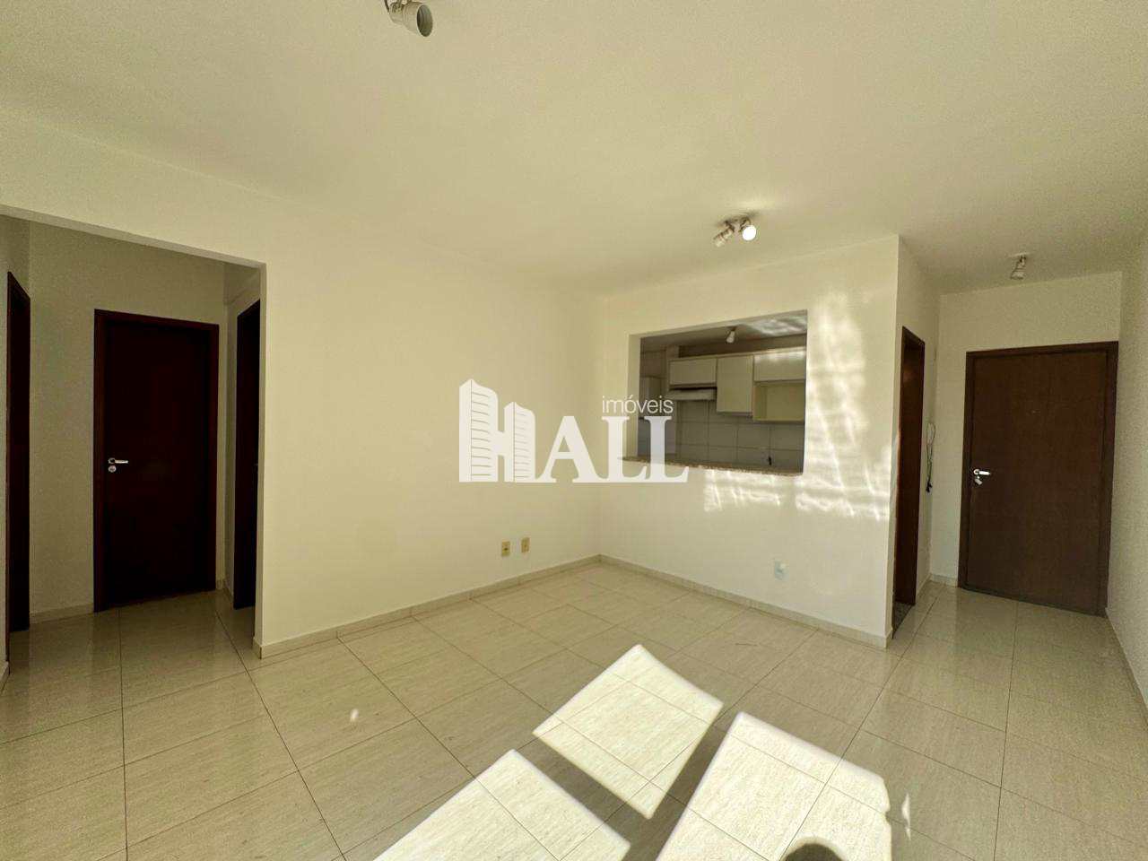 Apartamento à venda com 2 quartos, 62m² - Foto 2