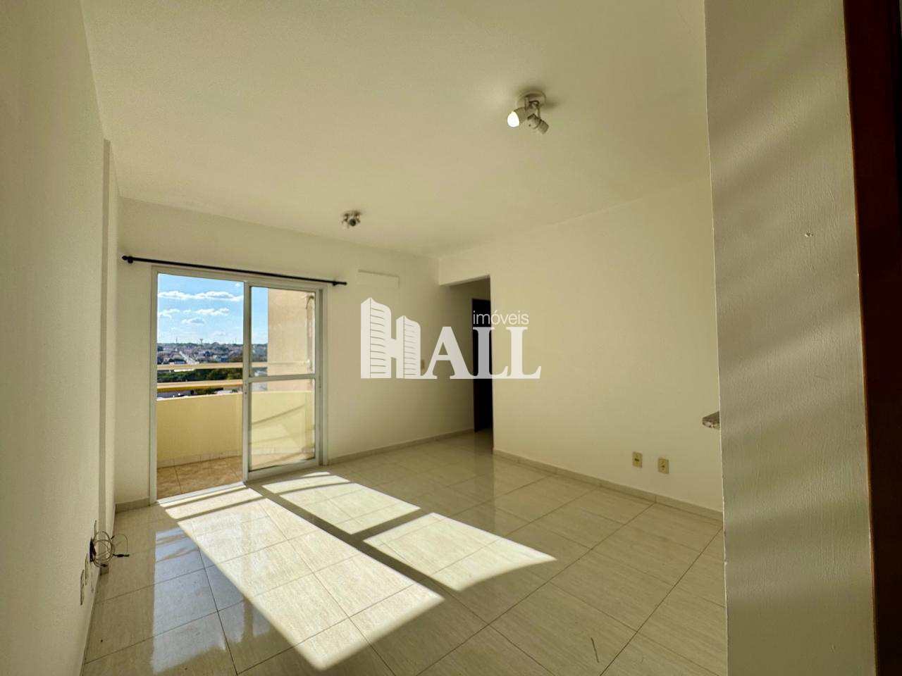 Apartamento à venda com 2 quartos, 62m² - Foto 1