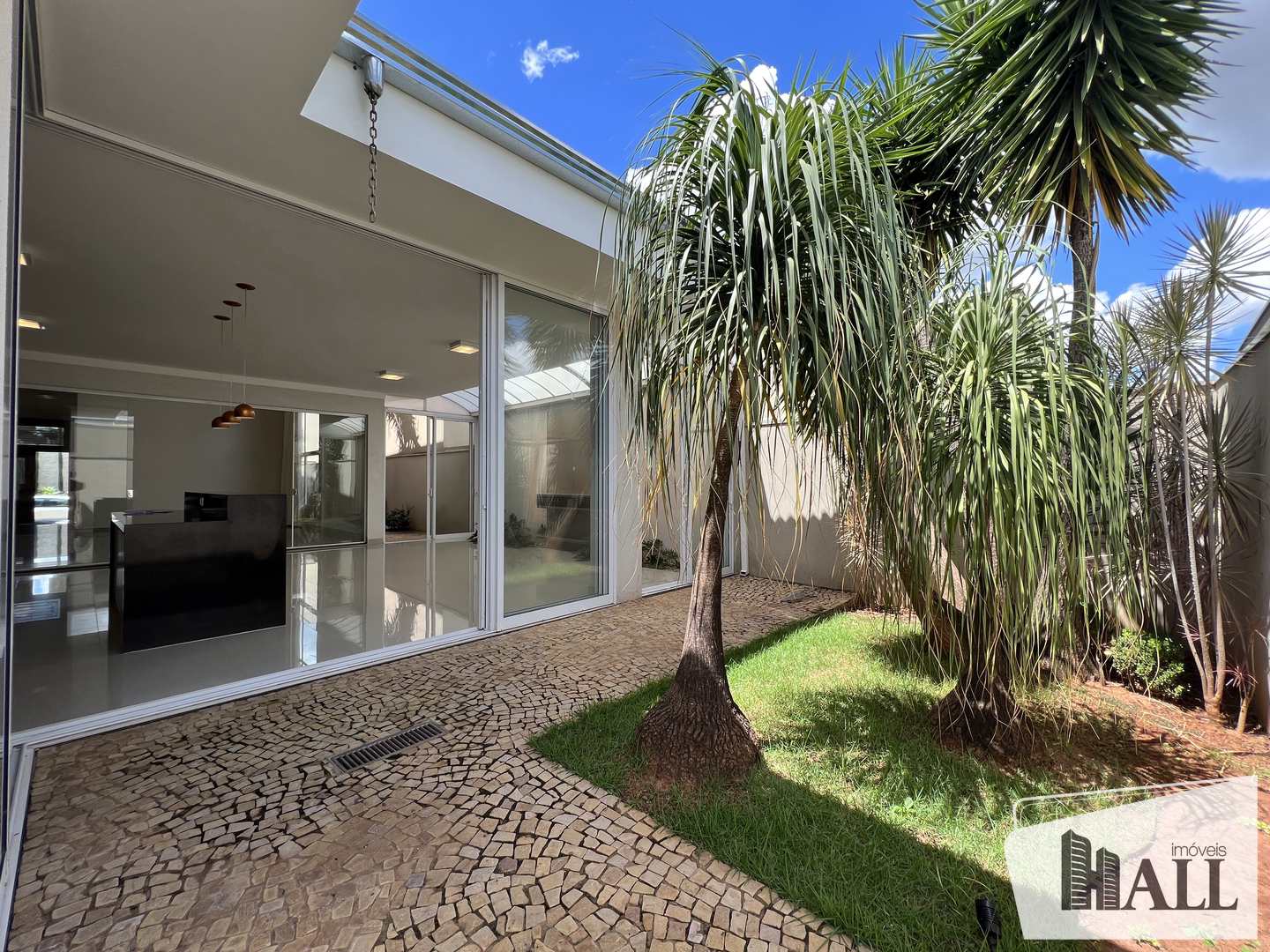 Casa de Condomínio à venda com 3 quartos, 260m² - Foto 3