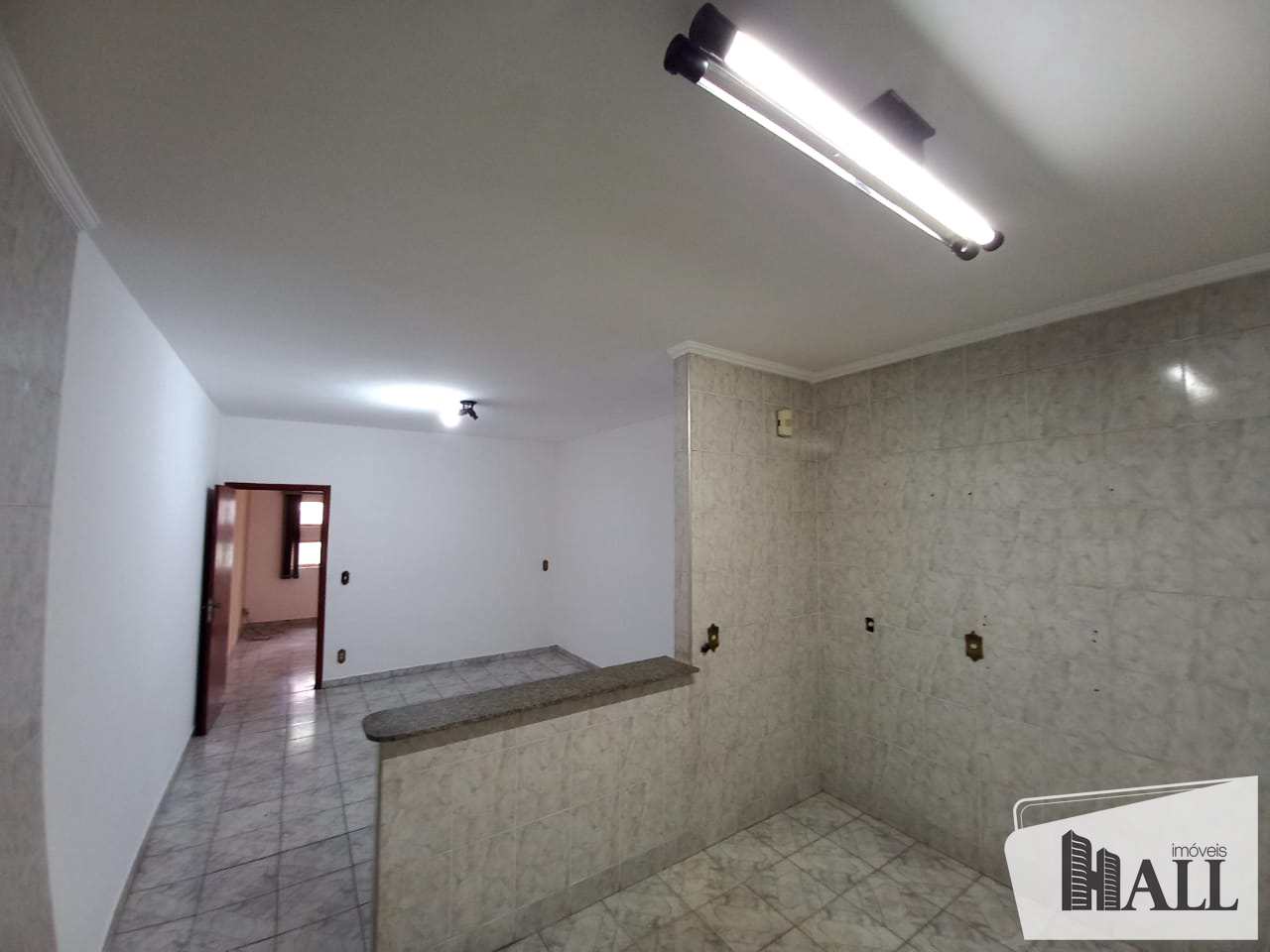 Casa à venda com 3 quartos, 220m² - Foto 2