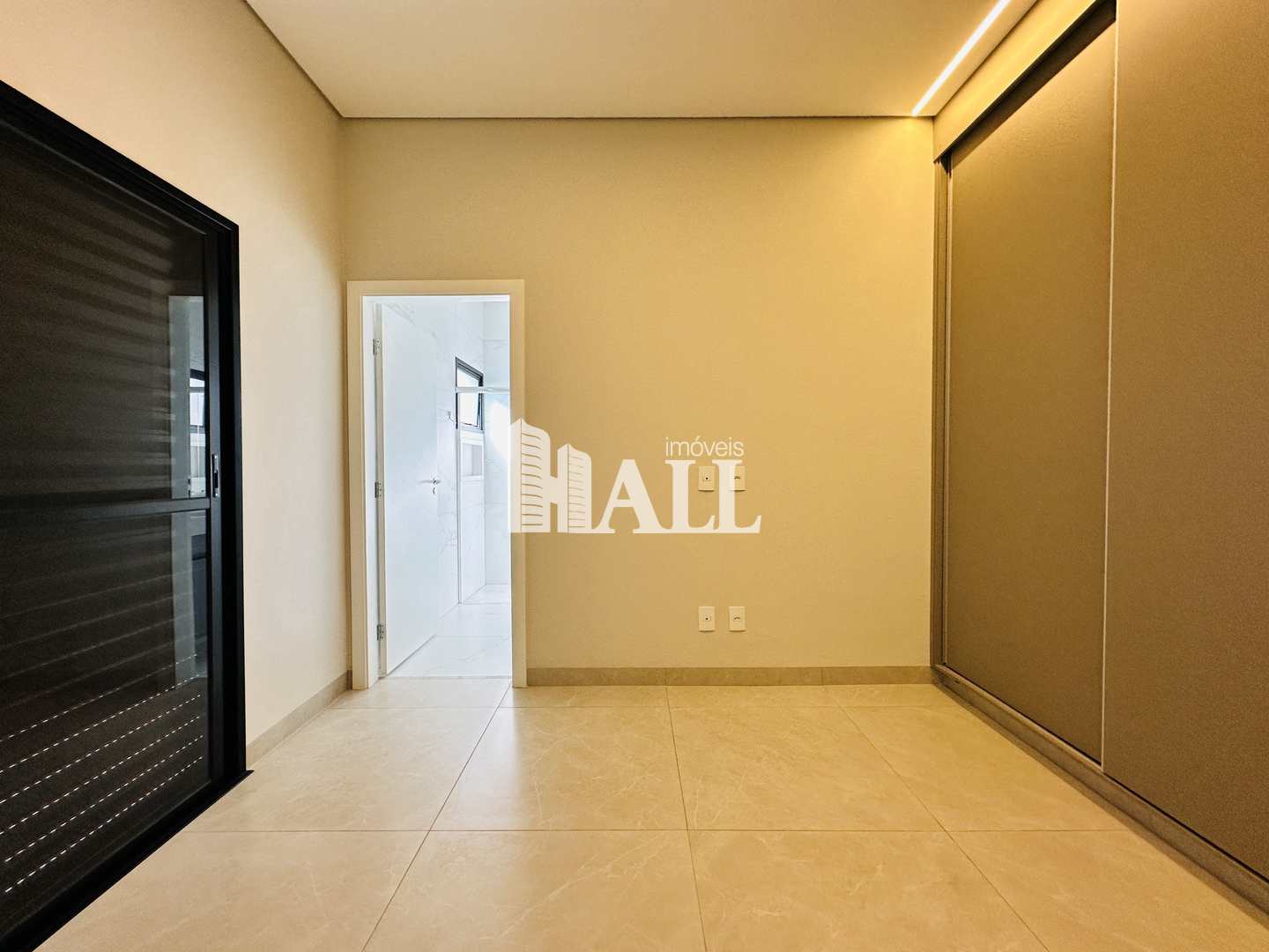 Casa de Condomínio à venda com 3 quartos, 200m² - Foto 2