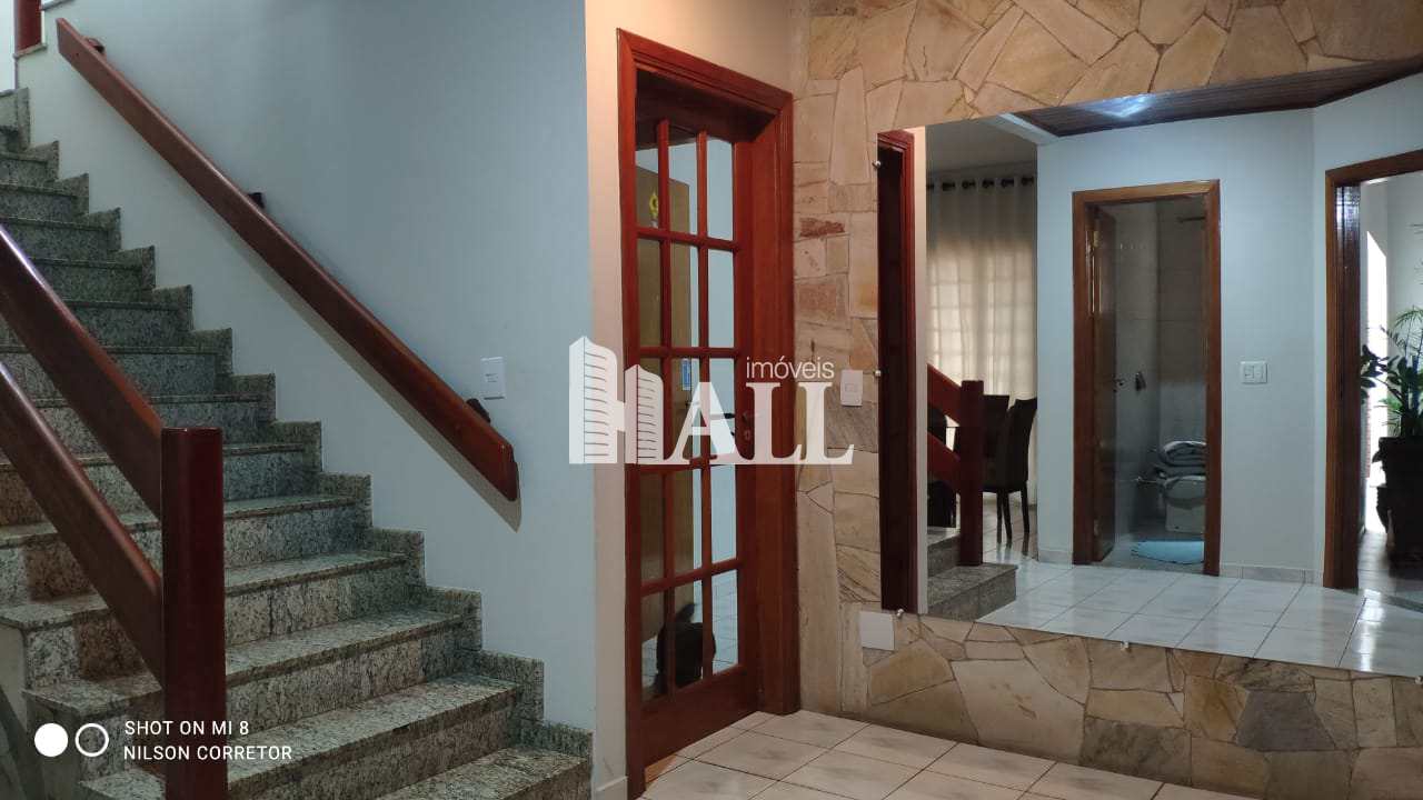 Casa à venda com 4 quartos, 329m² - Foto 8