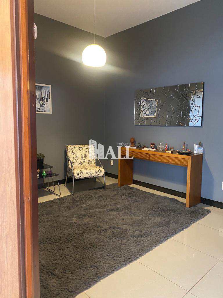 Casa à venda com 3 quartos, 241m² - Foto 11