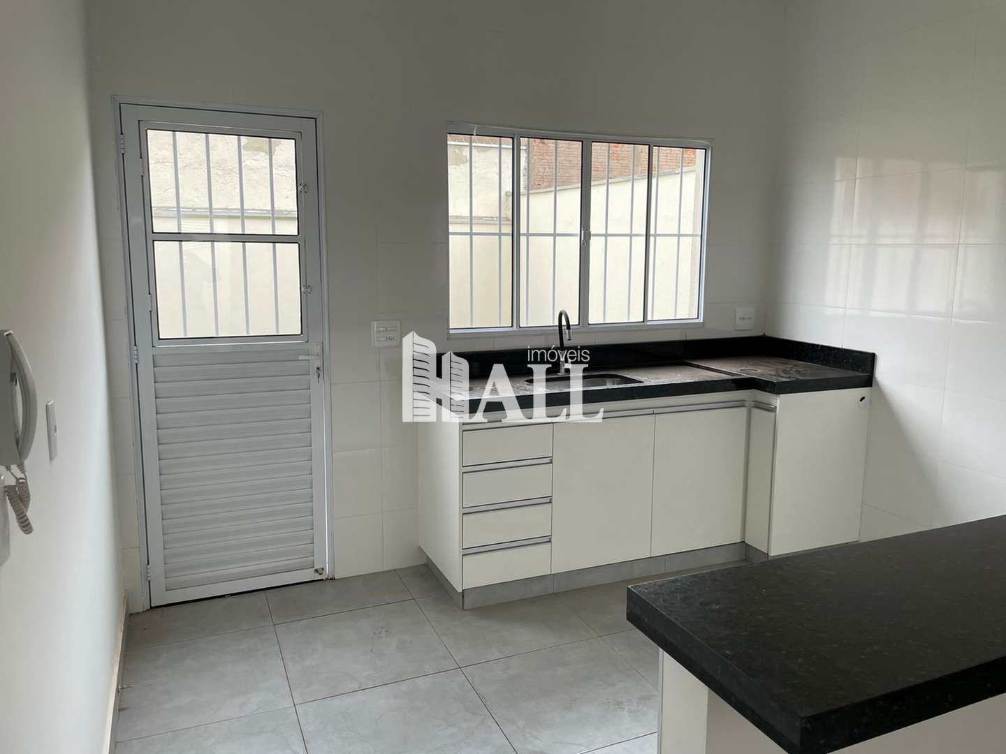 Casa à venda com 3 quartos, 103m² - Foto 1