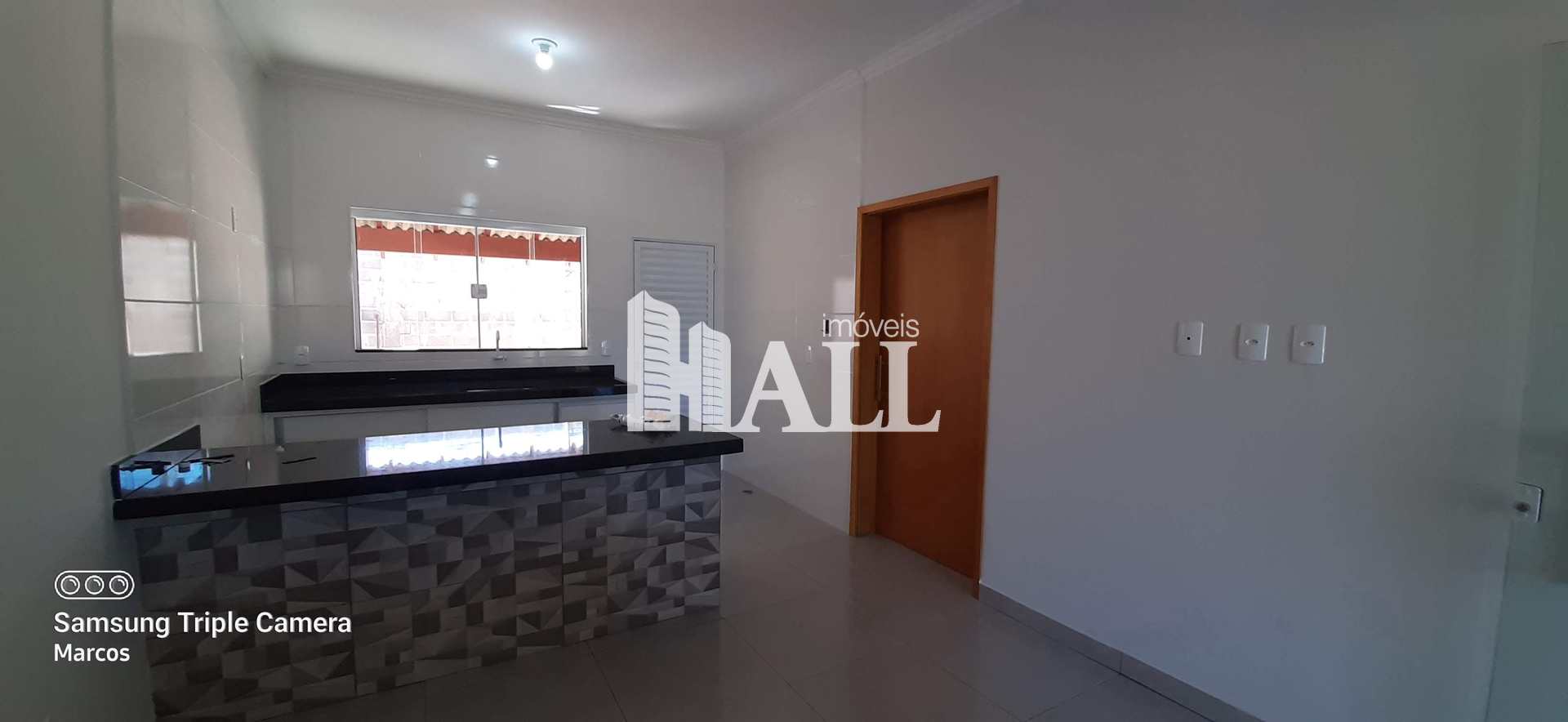 Casa à venda com 3 quartos, 106m² - Foto 1