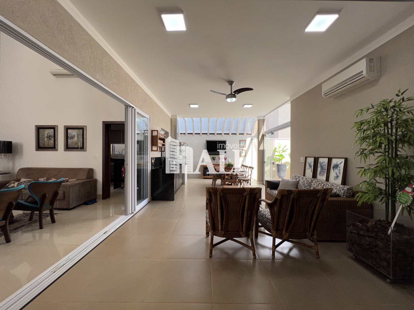 Casa de Condomínio à venda com 3 quartos, 269m² - Foto 10