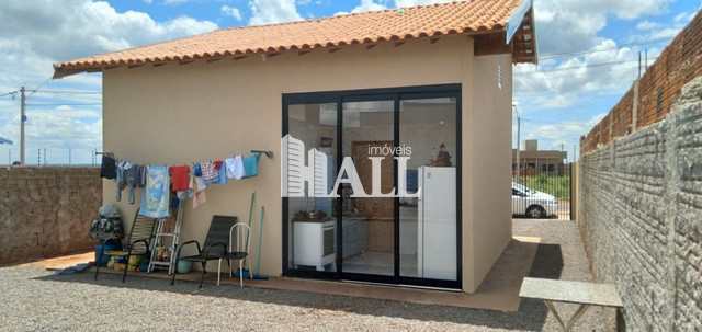 Casa à venda com 2 quartos, 50m² - Foto 1