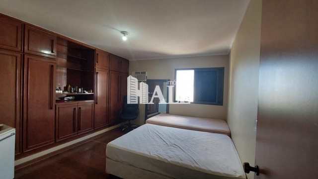 Apartamento à venda com 3 quartos, 134m² - Foto 8