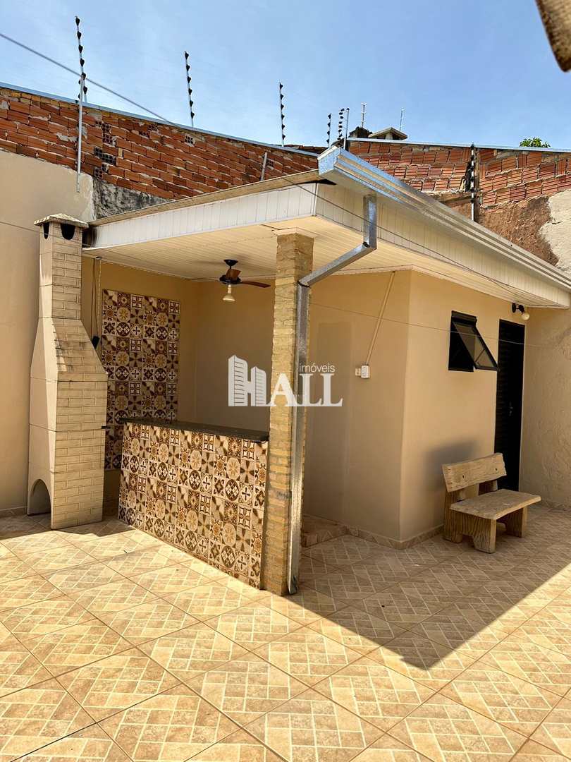 Casa à venda com 2 quartos, 200m² - Foto 2