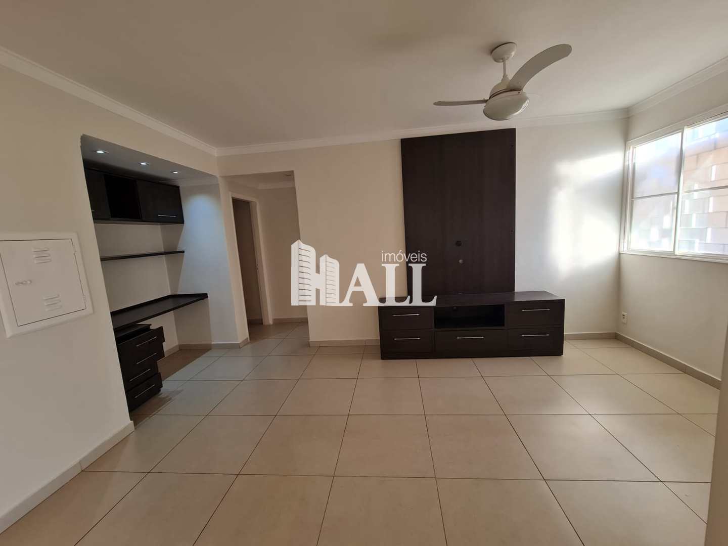 Apartamento à venda com 3 quartos, 100m² - Foto 2