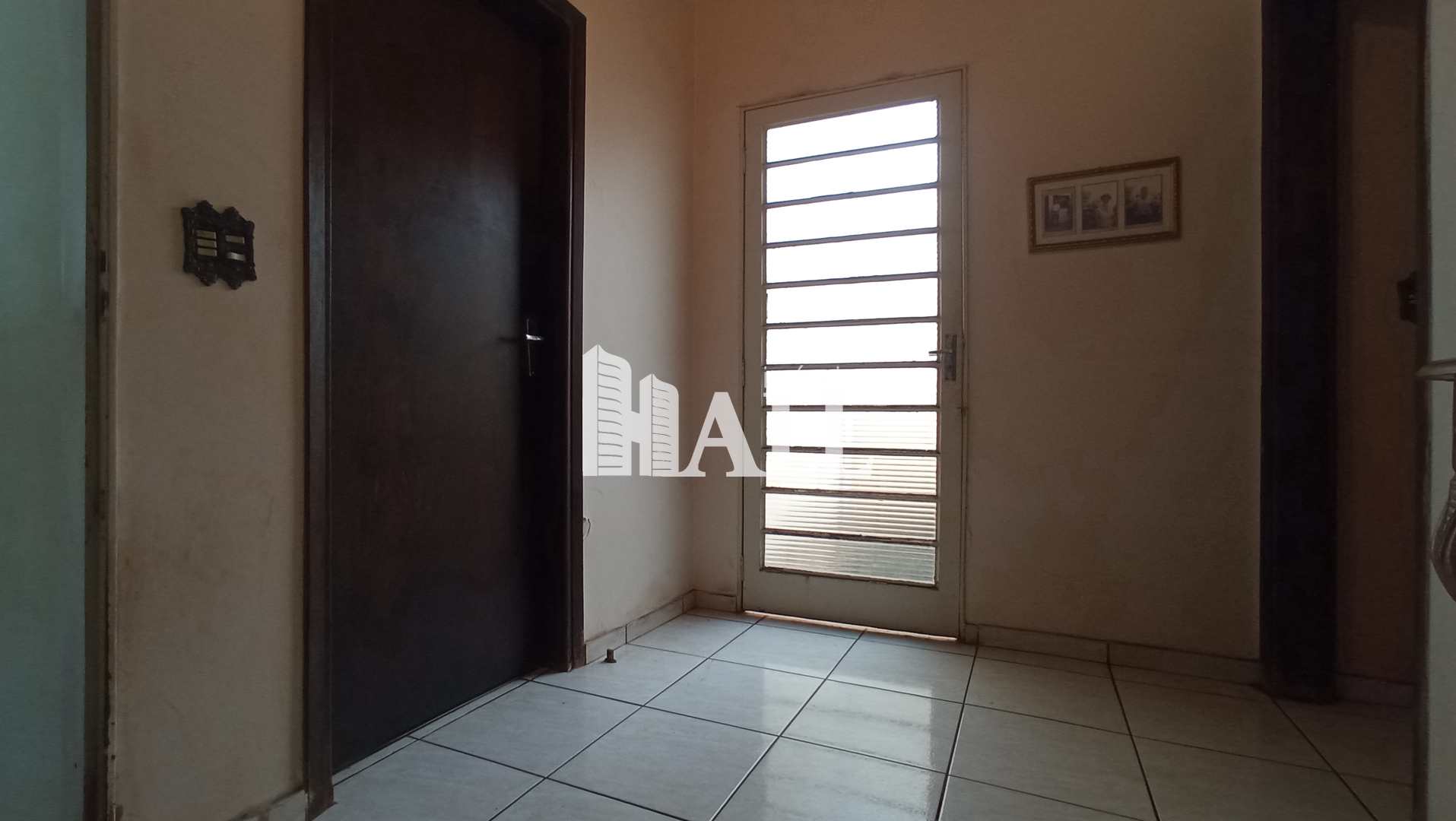 Casa à venda com 3 quartos, 210m² - Foto 2