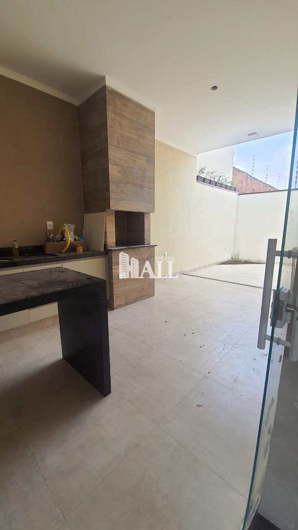 Casa à venda com 3 quartos, 140m² - Foto 2