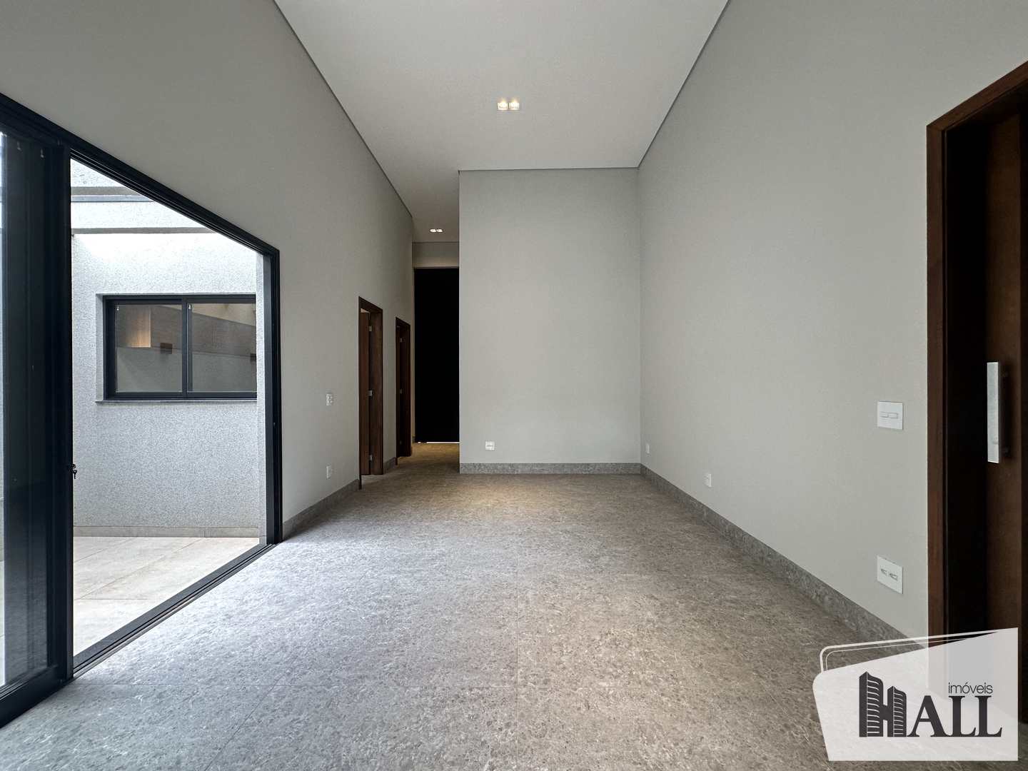 Casa de Condomínio à venda com 3 quartos, 211m² - Foto 2