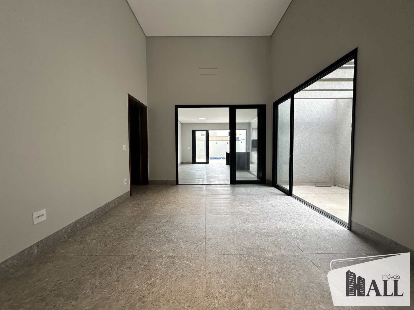 Casa de Condomínio à venda com 3 quartos, 211m² - Foto 3