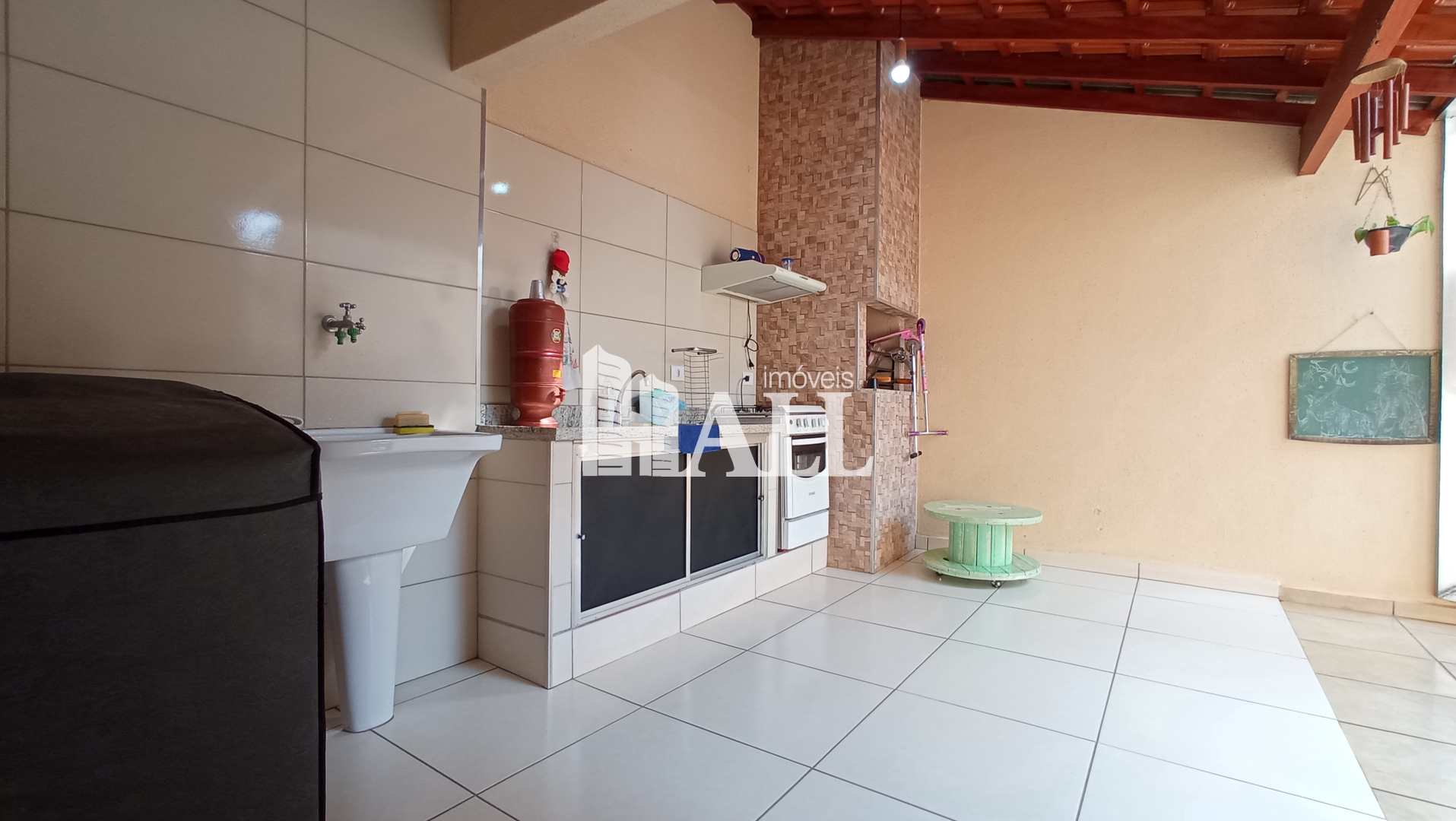 Casa à venda com 3 quartos, 110m² - Foto 4