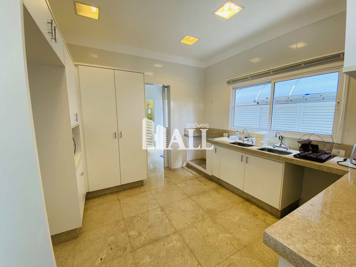 Casa de Condomínio à venda com 5 quartos, 420m² - Foto 9