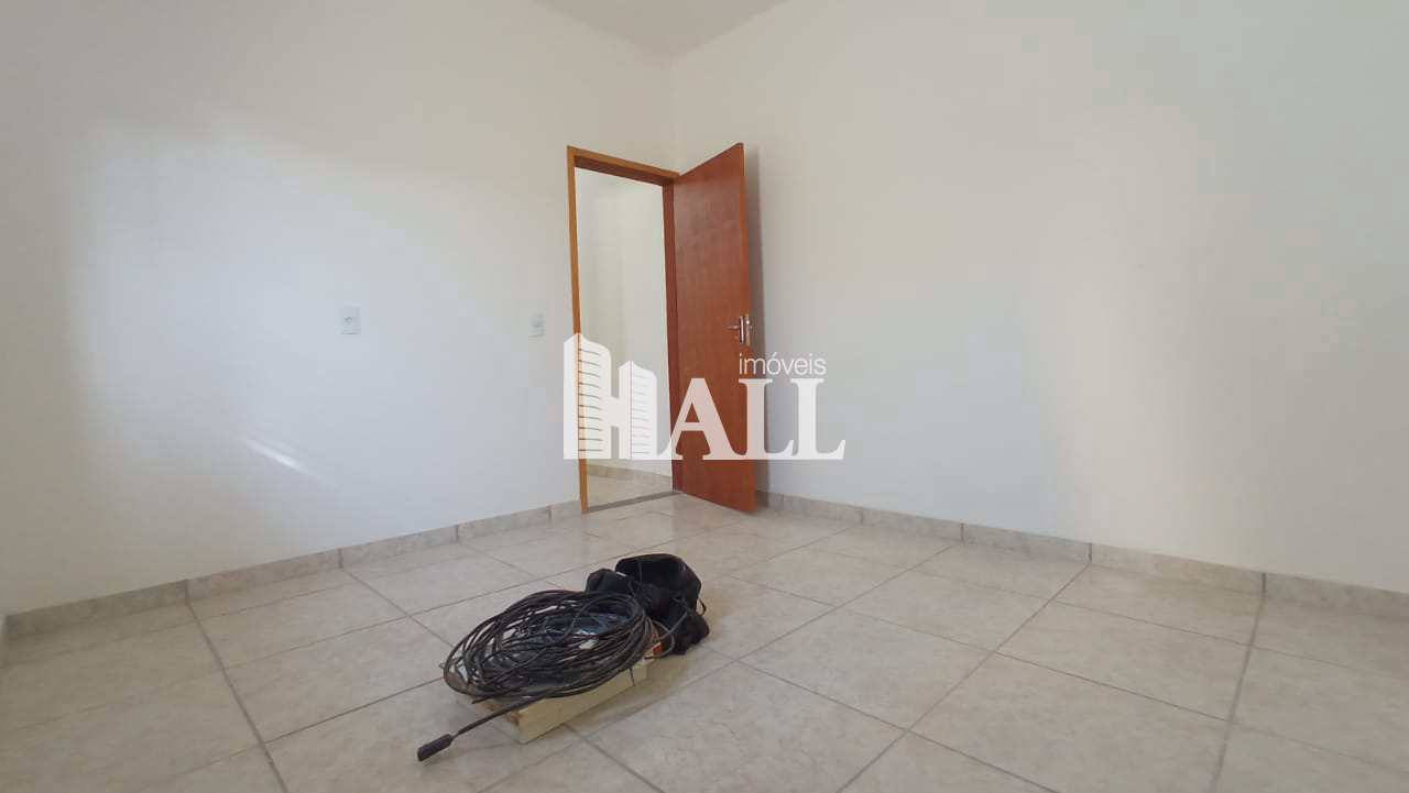 Casa à venda com 4 quartos, 200m² - Foto 2