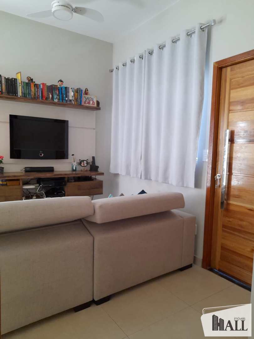 Casa à venda com 2 quartos, 90m² - Foto 1