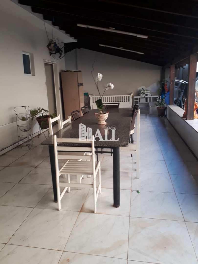 Casa à venda com 3 quartos, 240m² - Foto 4