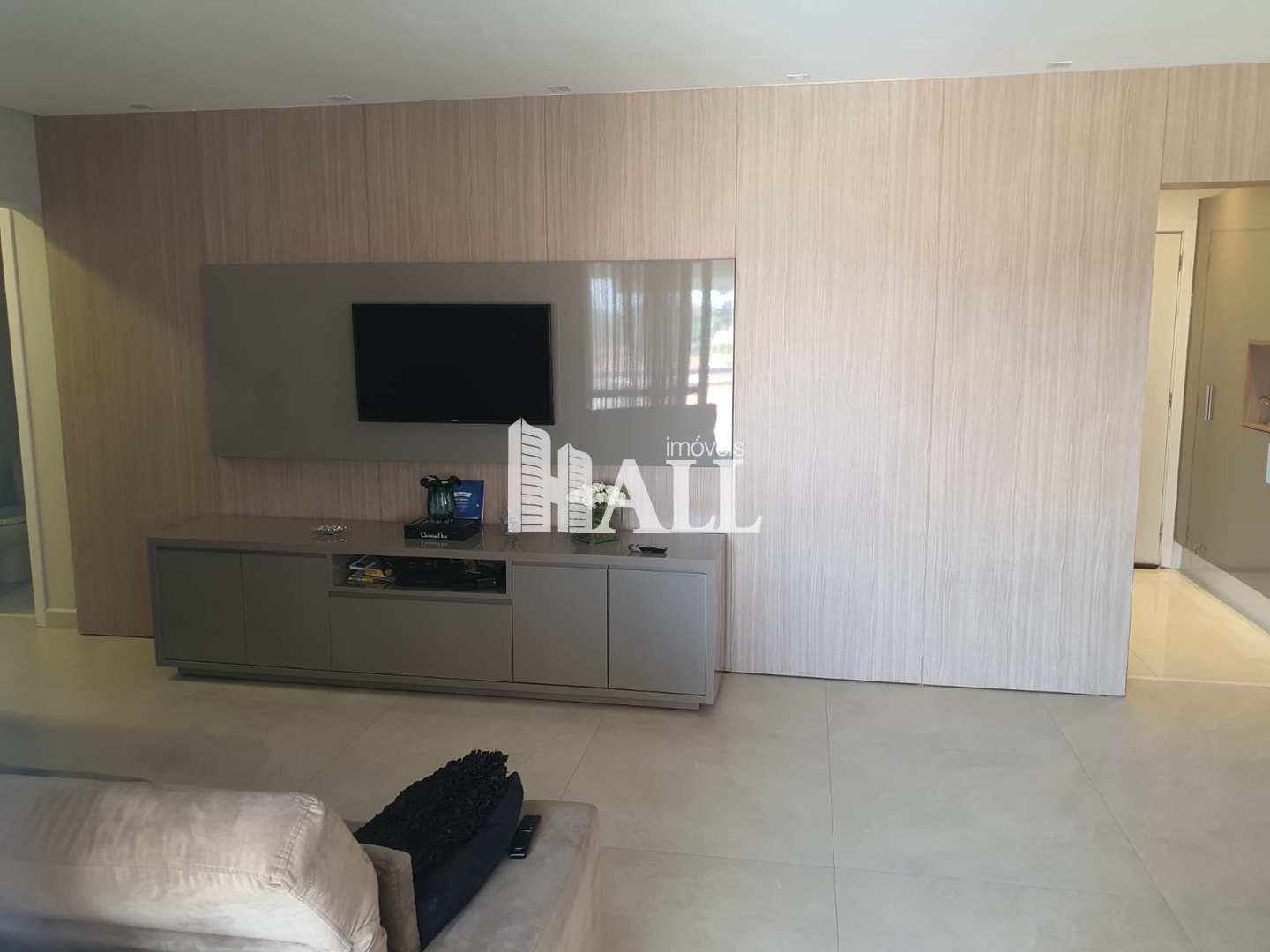 Apartamento à venda com 3 quartos, 142m² - Foto 2