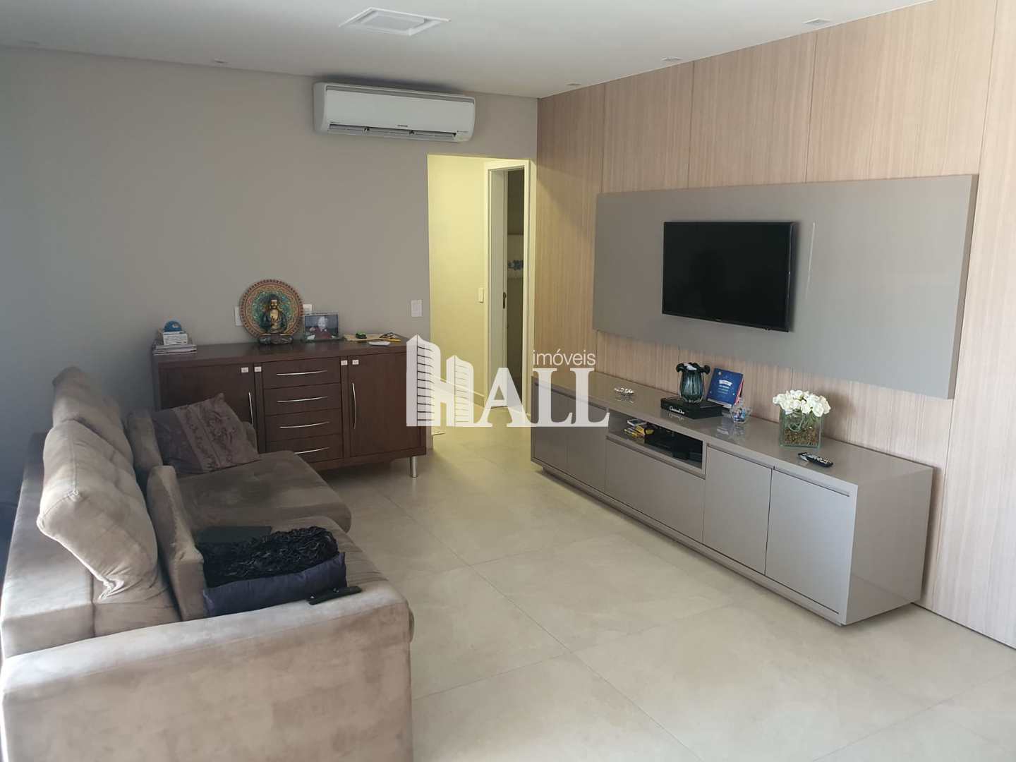 Apartamento à venda com 3 quartos, 142m² - Foto 1