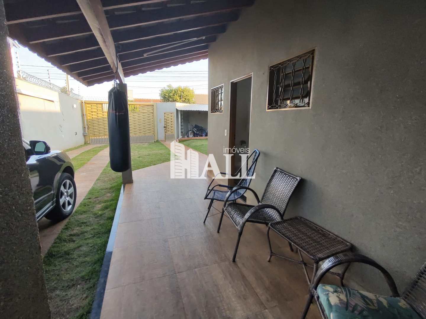 Casa à venda com 2 quartos, 105m² - Foto 2