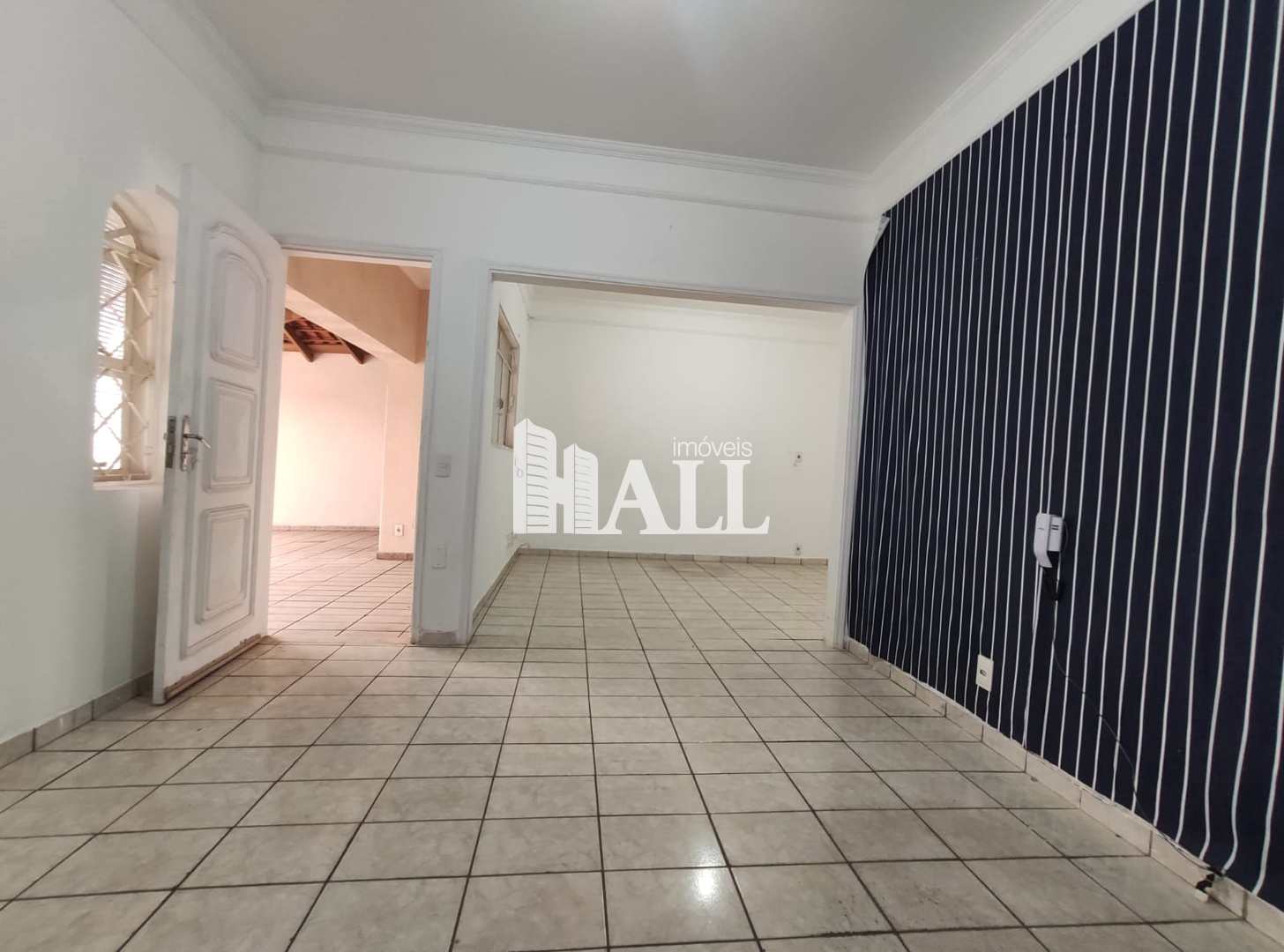 Casa à venda com 3 quartos, 200m² - Foto 1