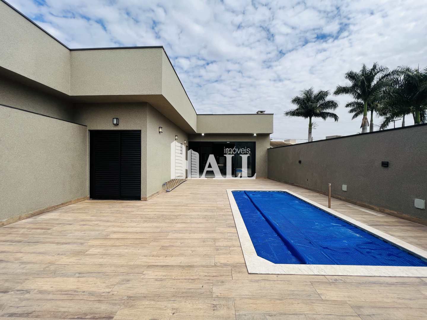 Casa de Condomínio à venda com 3 quartos, 222m² - Foto 1