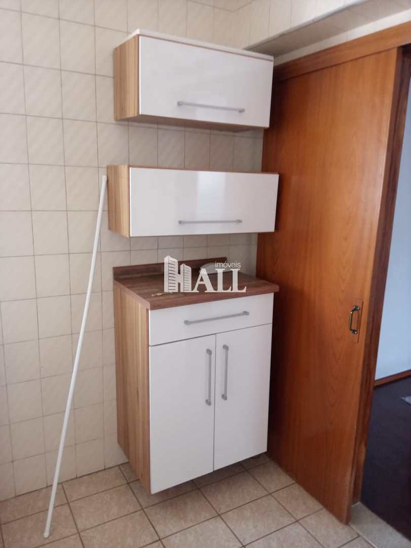 Apartamento à venda com 3 quartos, 95m² - Foto 2