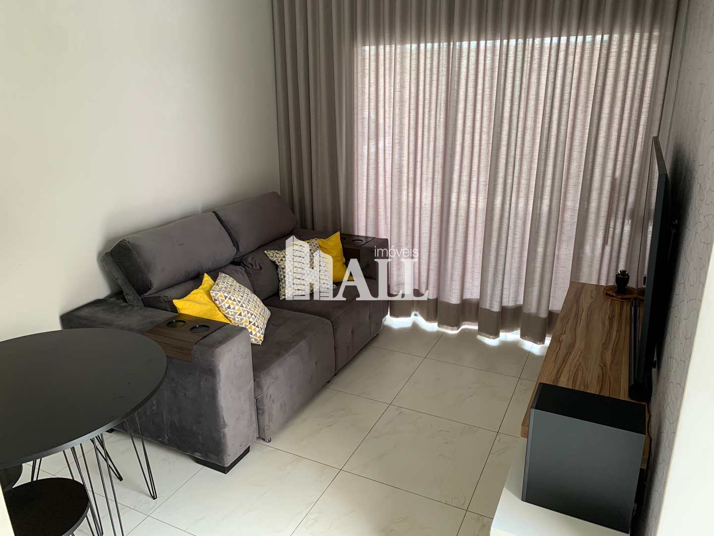 Casa à venda com 2 quartos, 80m² - Foto 1