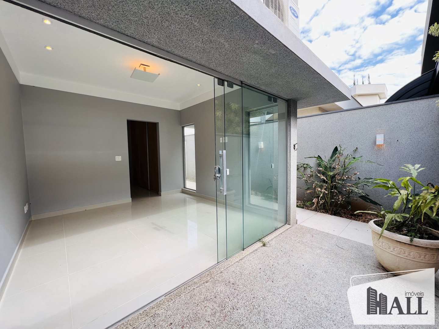 Casa de Condomínio à venda com 3 quartos, 280m² - Foto 2