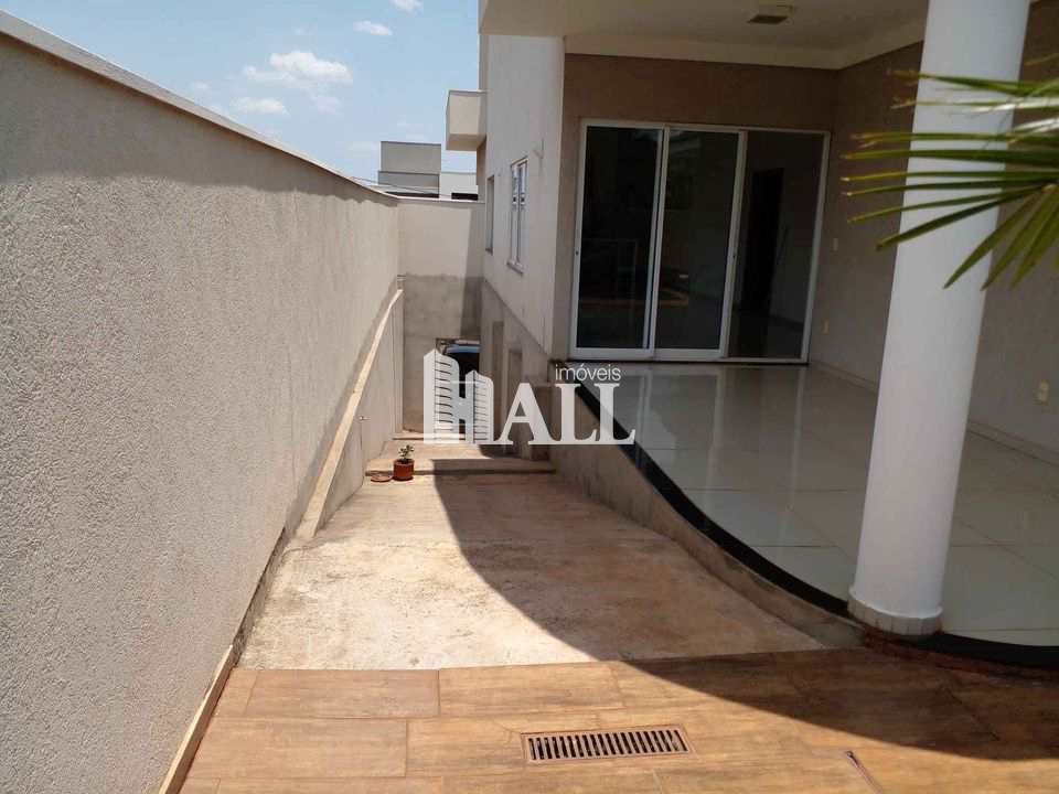 Casa de Condomínio à venda com 4 quartos, 261m² - Foto 4