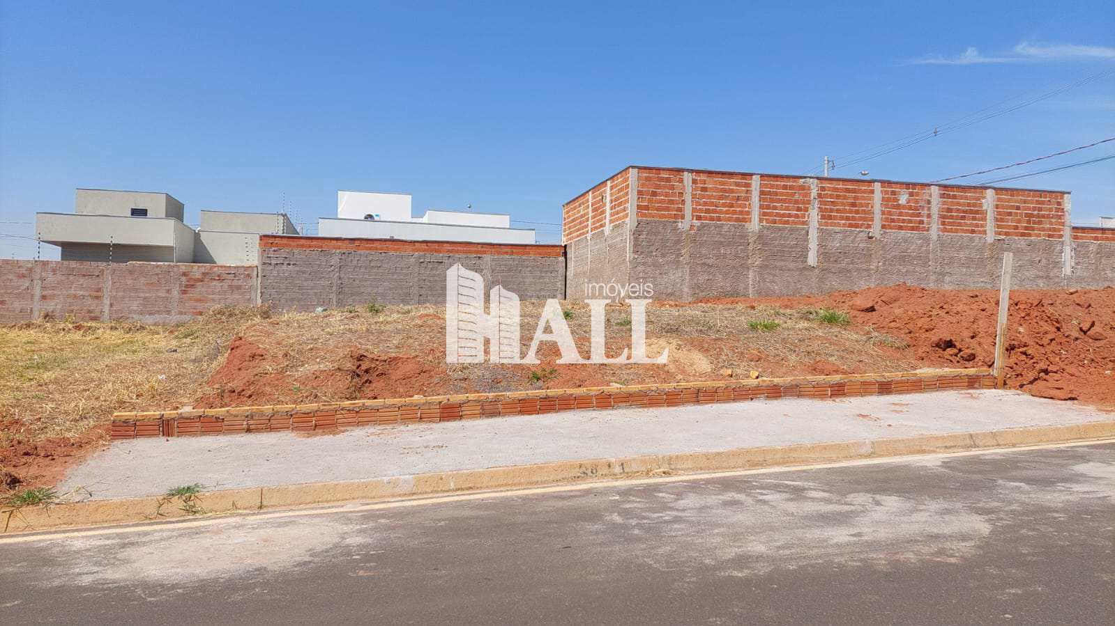 Terreno à venda, 200m² - Foto 1