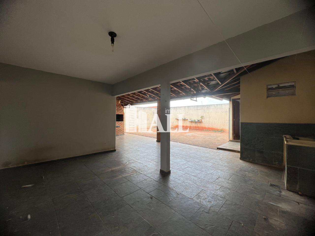 Casa à venda com 4 quartos, 220m² - Foto 14