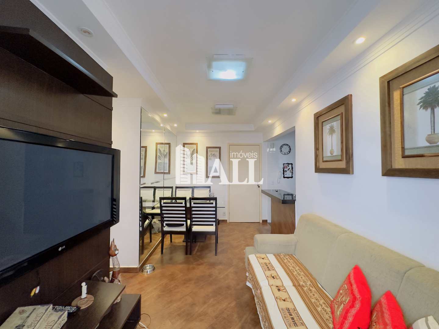 Apartamento à venda com 2 quartos, 68m² - Foto 1