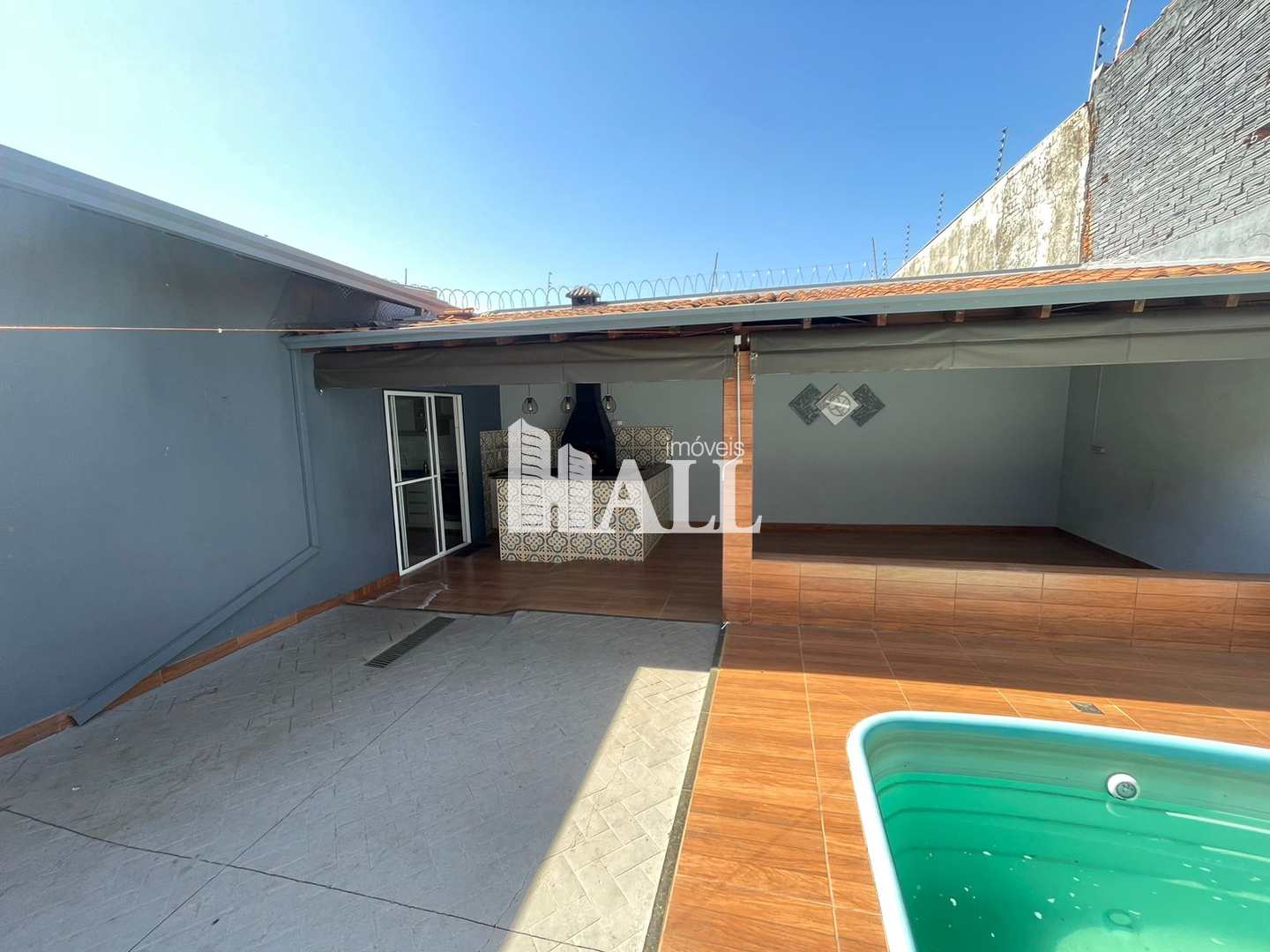 Casa à venda com 3 quartos, 115m² - Foto 1