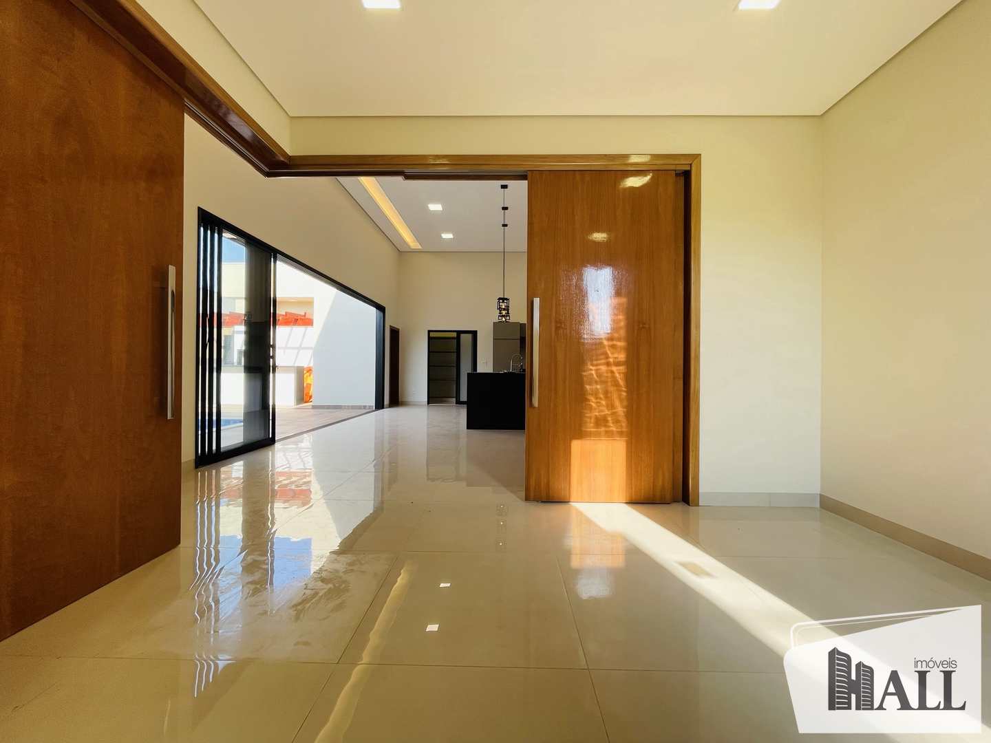 Casa de Condomínio à venda com 3 quartos, 227m² - Foto 4