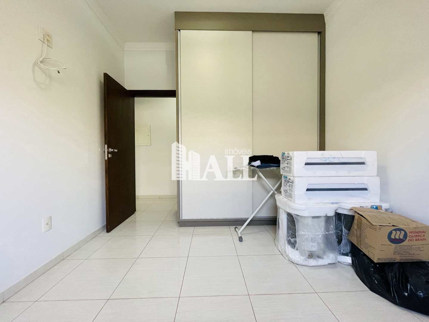 Casa à venda com 3 quartos, 270m² - Foto 4