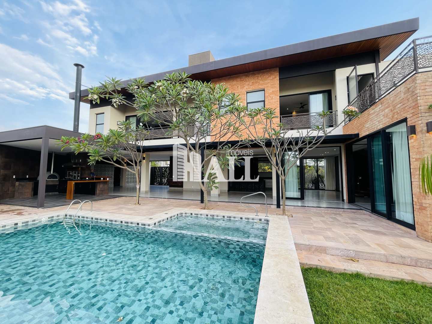 Casa de Condomínio à venda com 4 quartos, 444m² - Foto 1