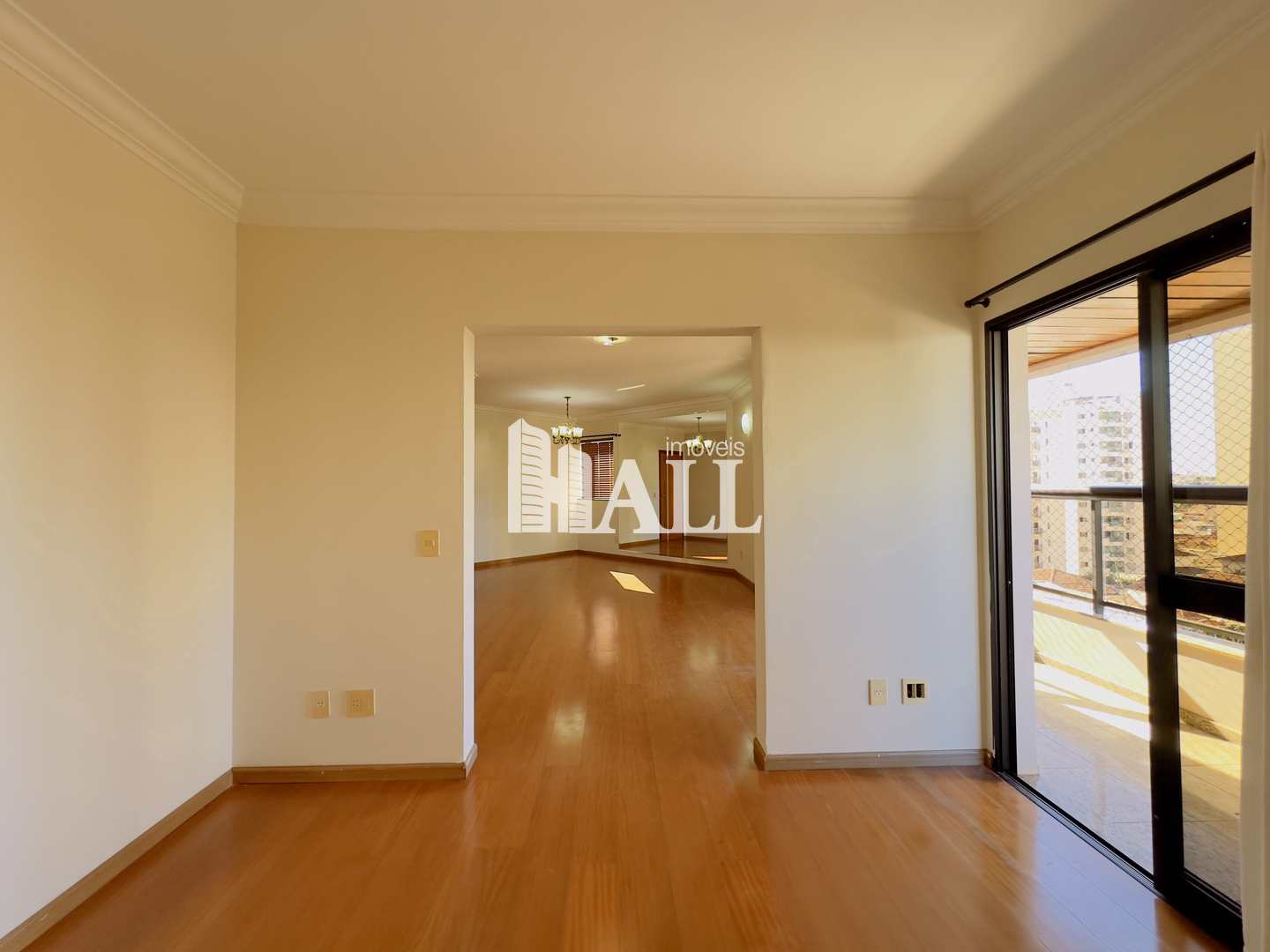 Apartamento à venda com 3 quartos, 165m² - Foto 3