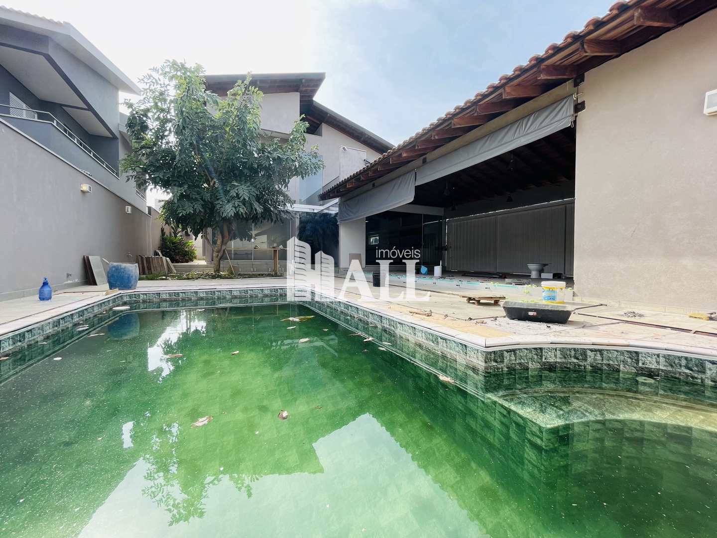 Casa de Condomínio à venda com 4 quartos, 290m² - Foto 1