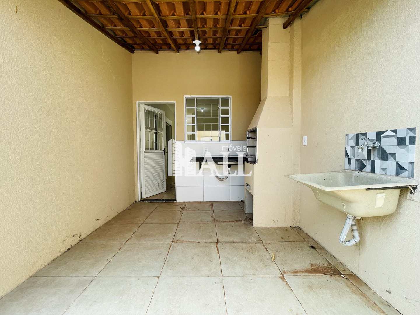 Casa à venda com 2 quartos, 105m² - Foto 12