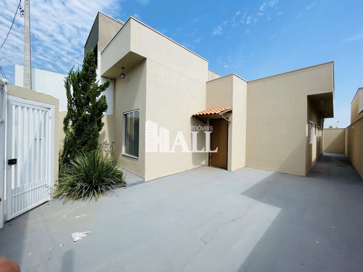 Casa à venda com 2 quartos, 105m² - Foto 1