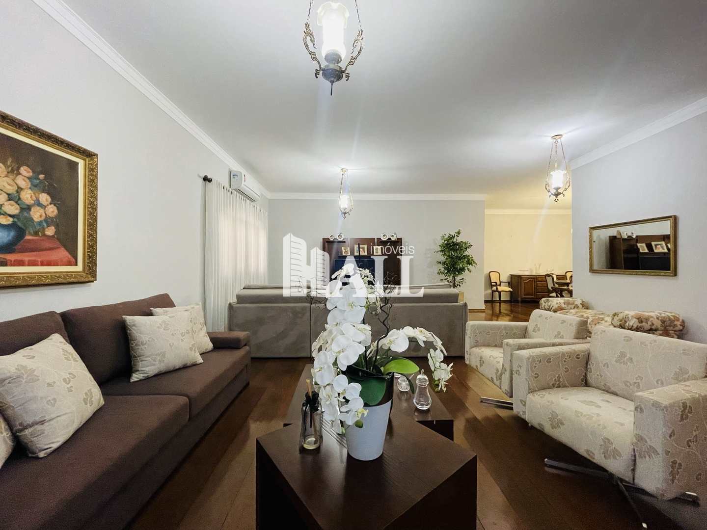 Casa à venda com 4 quartos, 450m² - Foto 1